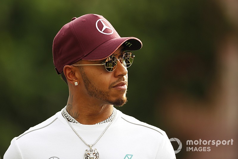 Hamilton no cree que le ayude que Ferrari no utilice órdenes de equipo