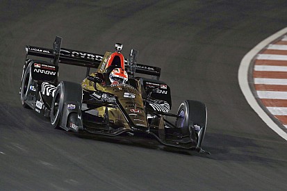 Éjszakai bokszkiállás az IndyCar-ban