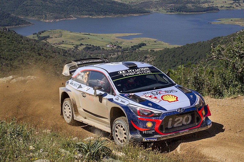 Sardegna, PS17: Neuville si porta a 3