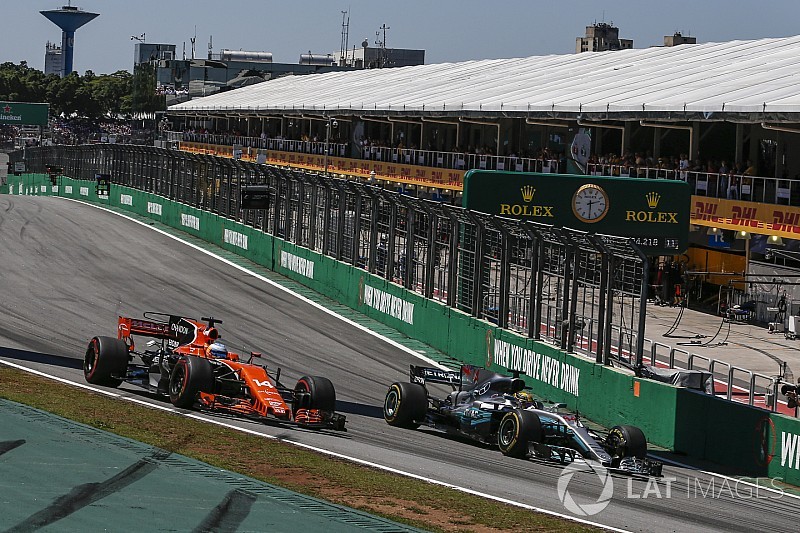 Mercedes prend la menace de McLaren et Renault