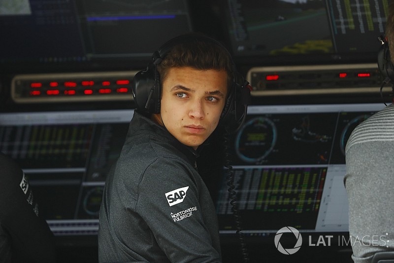 Hamiltoni magasságokba juthat a McLaren szupertehetsége