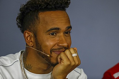 Hamilton'dan Rosberg'e yanıt: Bazıları haber olmaya ihtiyaç duyuyor