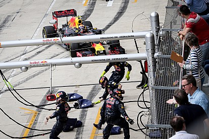 Red Bull: Піт-стоп Ферстаппена був "абсолютно незвичним"