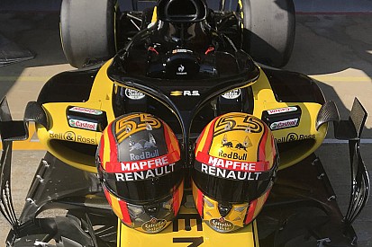 Sainz bemutatta a 2018-as sisakját Barcelonában