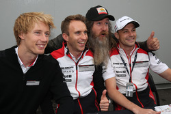 #2 Porsche Team Porsche 919 Hybrid: Тімо Бернхард, Ерл Бембер, Брендон Хартлі з Магнусом Волкером