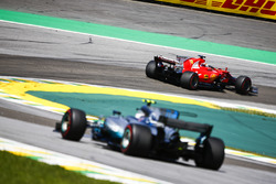 Себастьян Феттель, Ferrari SF70H, Валттері Боттас, Mercedes AMG F1 W08