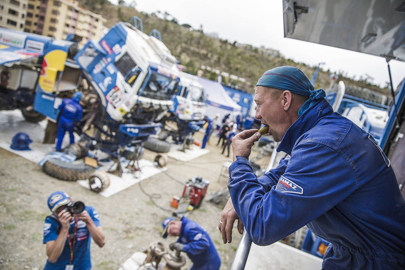Team Kamaz Master у бівуаці