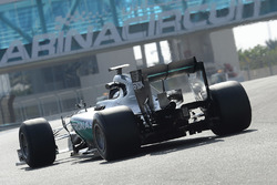 Pascal Wehrlein, Mercedes AMG F1 test met banden van Pirelli voor 2017 Pirelli