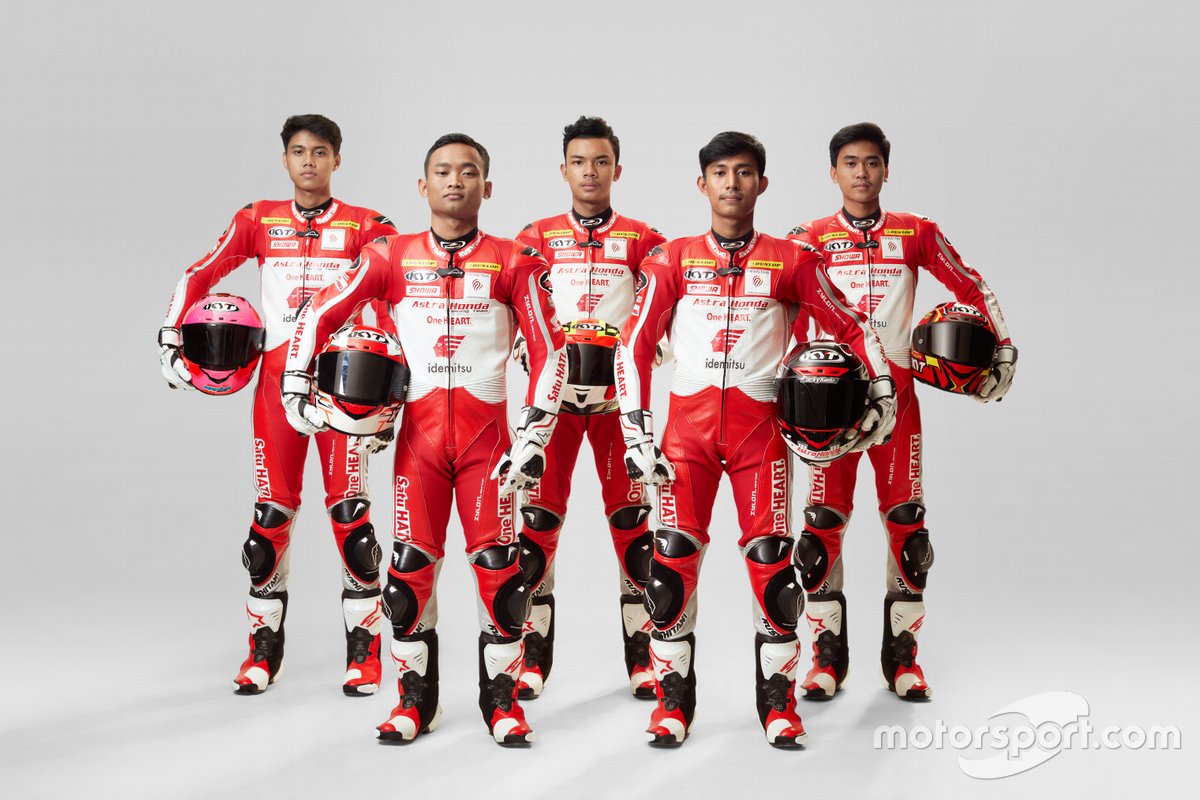Para Pembalap Astra Honda Racing Team: Irfan Ardiansyah, Rheza Danica, M Adenanta Putra, Lucky Hendriansya, Herjun Atna Firdaus