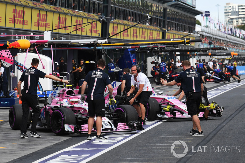 Esteban Ocon, Force India VJM11 and Sergio Perez, Force India VJM11