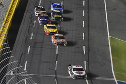 Kevin Harvick, Stewart-Haas Racing, Ford Fusion Jimmy John's y Daniel Suárez, Joe Gibbs Racing, Toyota Camry ARRIS