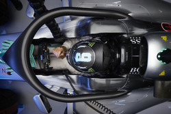 Nico Rosberg, Mercedes AMG F1 W07 Hybrid with the Halo cockpit cover