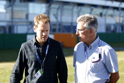 Sebastian Vettel ve Dr. Mario Theissen