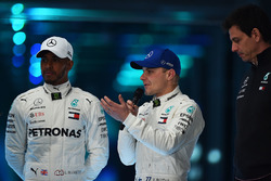 Valtteri Bottas, Mercedes AMG F1, Lewis Hamilton, Mercedes AMG F1, Toto Wolff, Executive Director Me