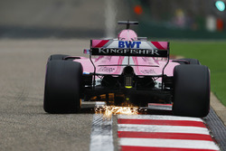 Серхіо Перес, Force India VJM11 Mercedes, іскрить