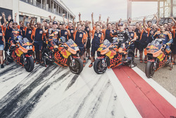 Miguel Oliveira, Red Bull KTM Factory Racing, Bradley Smith, Red Bull KTM Factory Racing, Mika Kallio, Red Bull KTM Factory Racing