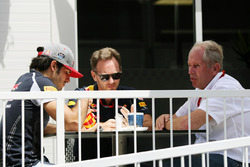 Carlos Sainz Jr., Scuderia Toro Rosso met teambaas Christian Horner en Helmut Marko