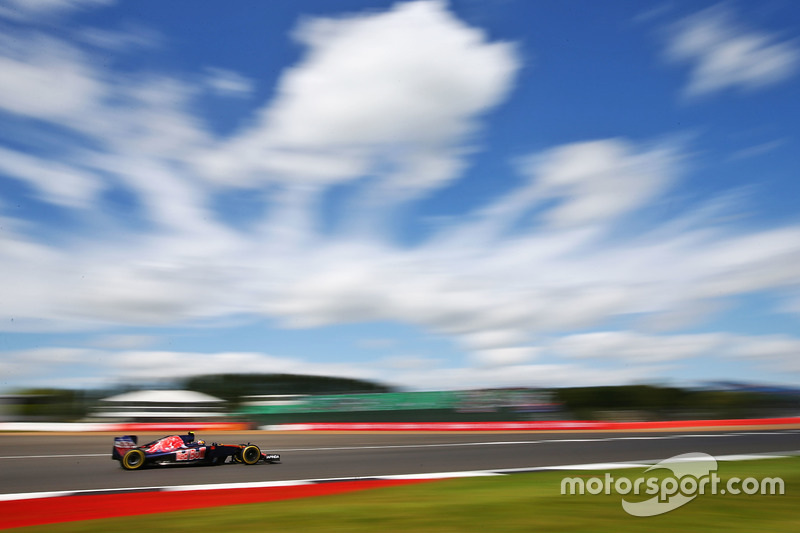 Карлос Сайнс-мол., Scuderia Toro Rosso STR11