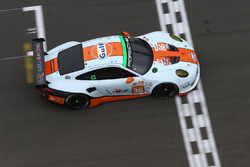 #86 Gulf Racing, Porsche 911 RSR: Michael Wainwright, Adam Carroll, Ben Barker