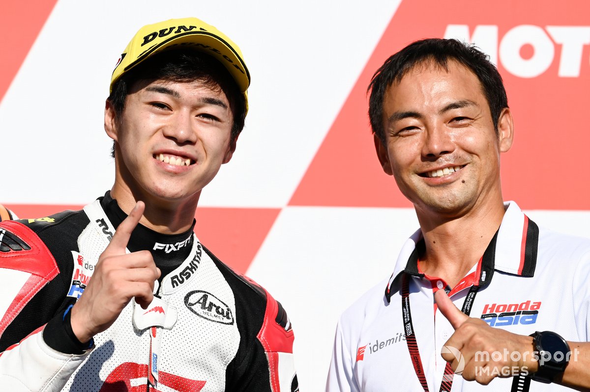 Ai Ogura et Hiroshi Aoyama sur le podium