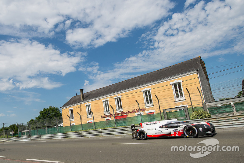 18. #2 Porsche Team Porsche 919 Hybrid: Timo Bernhard, Earl Bamber, Brendon Hartley