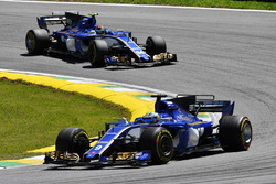 Marcus Ericsson, Sauber C36 ve Pascal Wehrlein, Sauber C36
