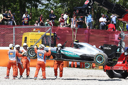Das Auto von Nico Rosberg, Mercedes AMG F1, nach dem Crash in der ersten Runde