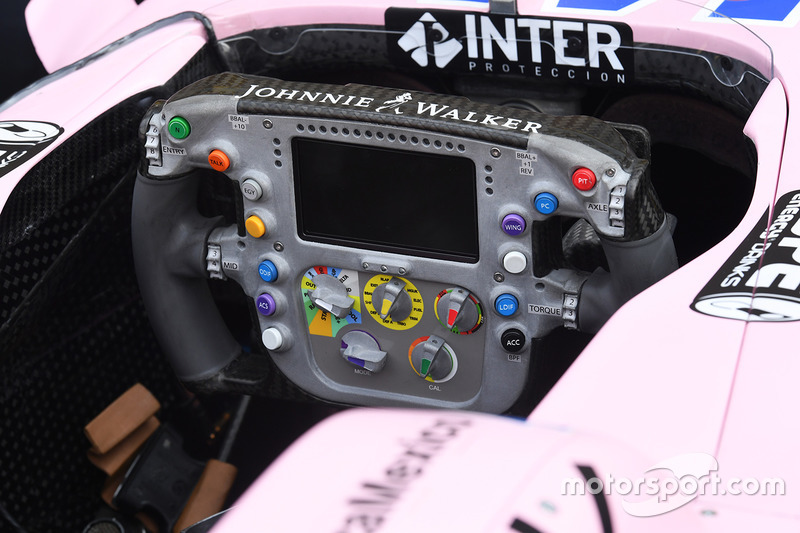 Force India VJM10: Lenkrad