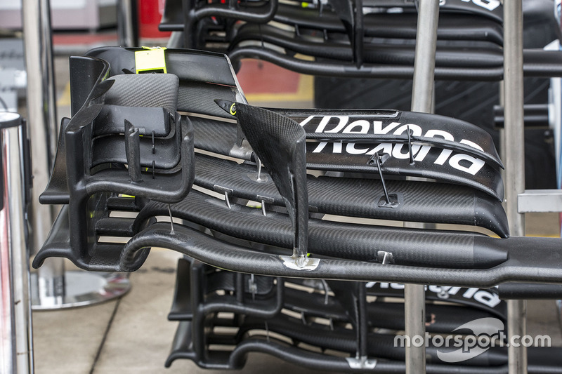Detalle del alerón delantero del Williams FW40