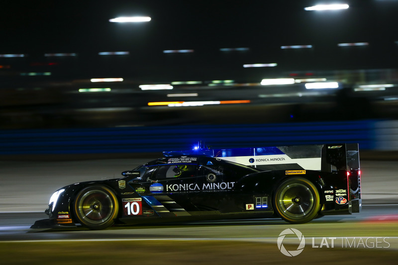 #10 Wayne Taylor Racing Cadillac DPi, P: Ренгер ван дер Занде, Джордан Тейлор, Райан Хантер-Рей