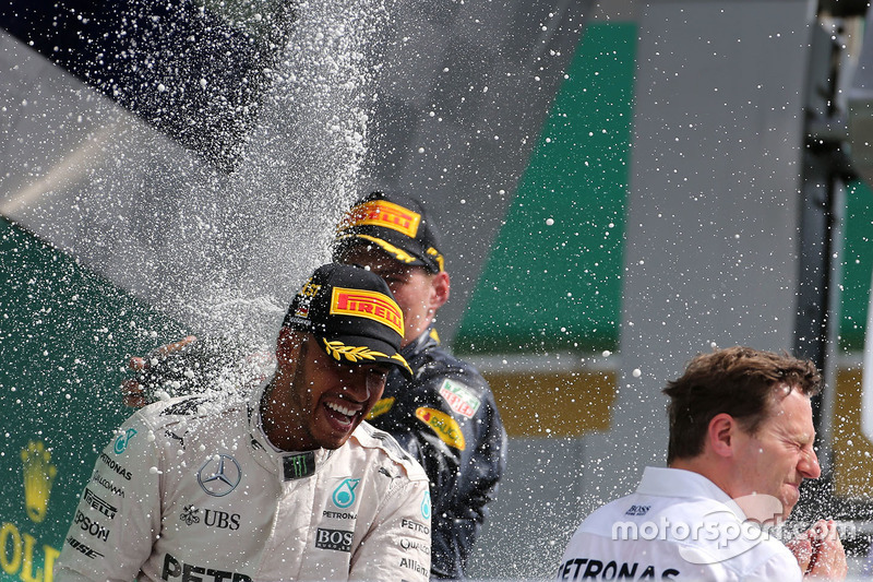 Podio: il vincitore Lewis Hamilton, Mercedes AMG F1