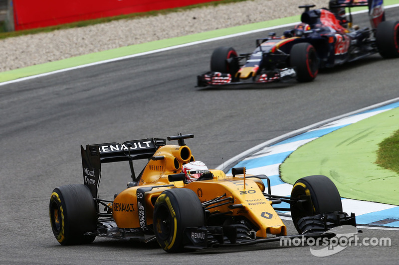 Kevin Magnussen, Renault Sport F1 Team RS16