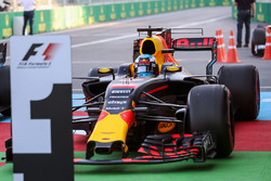 Race winner Daniel Ricciardo, Red Bull Racing RB13 in parc ferme
