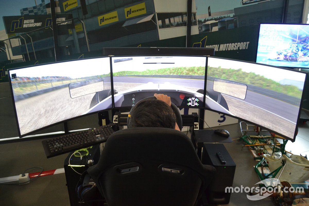 P1 Akademi Digital Motorsport Indonesia