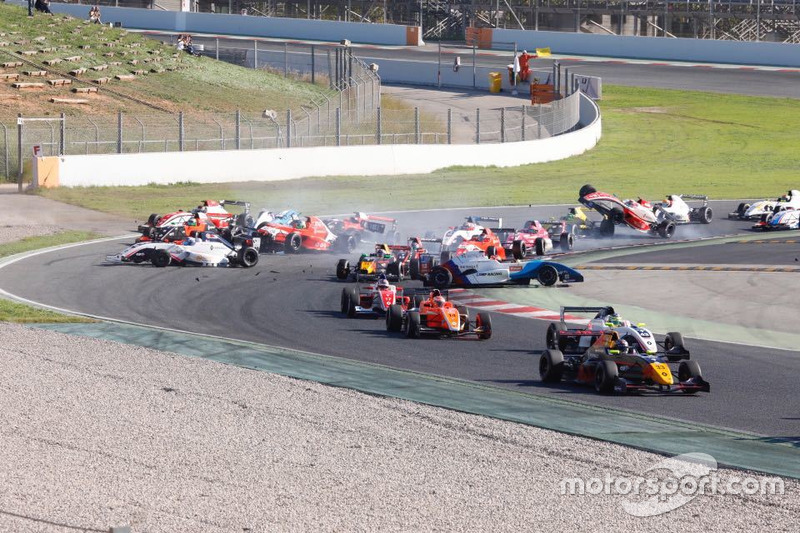 Crash at the start of the race