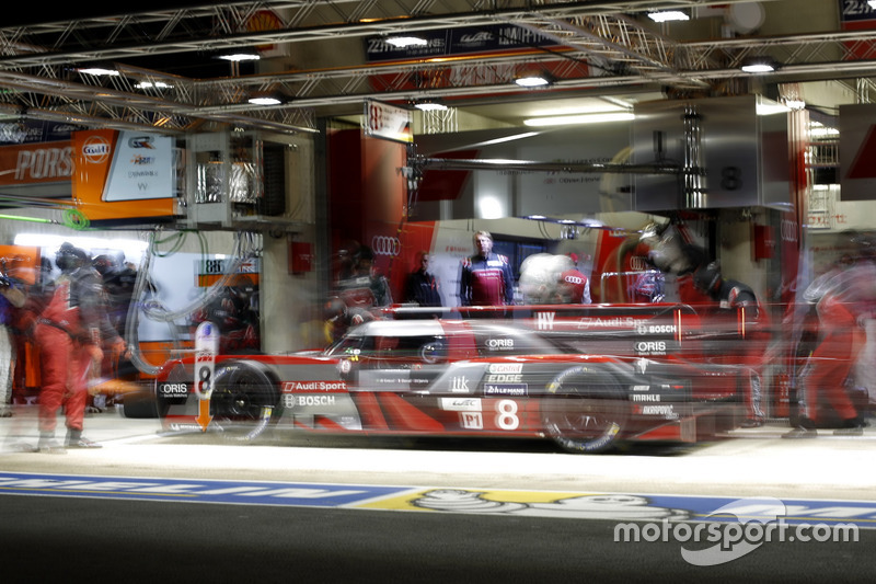 #8 Audi Sport Team Joest Audi R18 e-tron quattro: Lucas di Grassi, Loic Duval, Oliver Jarvis