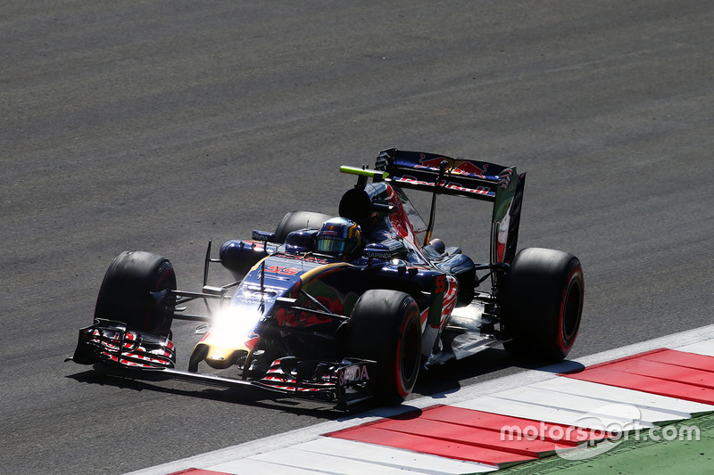 Carlos Sainz Jr., Scuderia Toro Rosso STR11