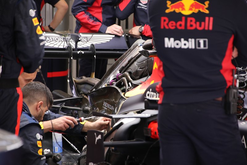 Ala posterior del Red Bull RB16.