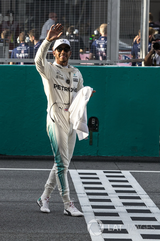 Pole sitter Lewis Hamilton, Mercedes AMG F1 celebrates in parc ferme