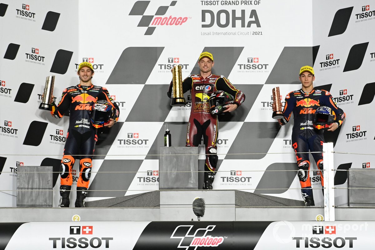 Sam Lowes, Marc VDS Racing Team, Remy Gardner, Red Bull KTM Ajo, Raul Fernandez, Red Bull KTM Ajo sur le podium