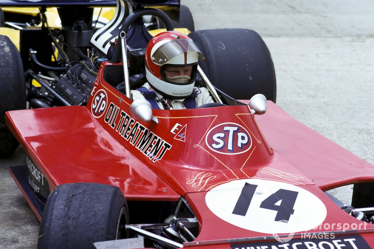 Roger Williamson in zijn March voor aanvang van de Grand Prix van Engeland 1973