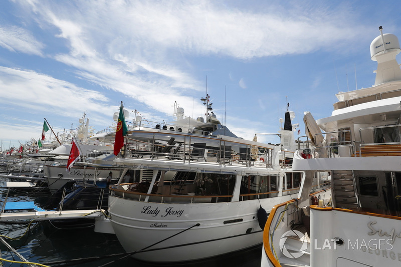 Yacht nel porto