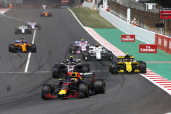 Daniel Ricciardo, Red Bull Racing RB14, Kevin Magnussen, Haas F1 Team VF-18, Carlos Sainz Jr., Renault Sport F1 Team R.S. 18, Charles Leclerc, Sauber C37