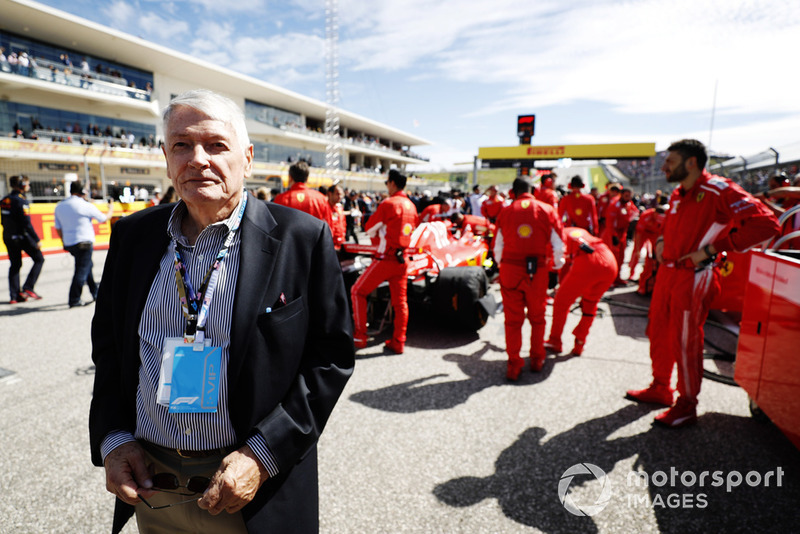 John Malone, président de Liberty Media, sur la grille