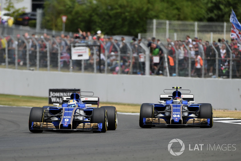 Marcus Ericsson, Sauber C36 e Pascal Wehrlein, Sauber C36