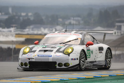 #92 Porsche Motorsport Porsche 911 RSR: Earl Bamber, Frédéric Makowiecki, Jörg Bergmeister