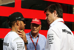 Lewis Hamilton, Mercedes AMG F1 with Niki Lauda, Mercedes Non-Executive Chairman and Toto Wolff, Mer