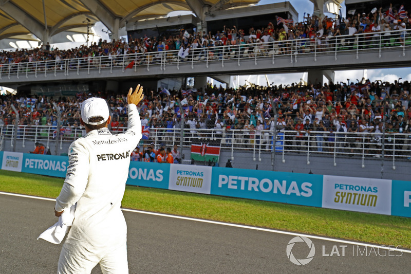 Pole man Lewis Hamilton, Mercedes AMG F1, celebrates