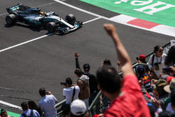 Lewis Hamilton, Mercedes-Benz F1 W08