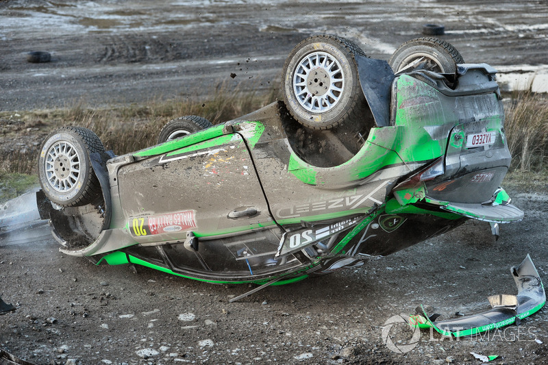 Crash: Yazeed Al Rajhi, Michael Orr, Yazeed Racing Ford Fiesta RS WRC